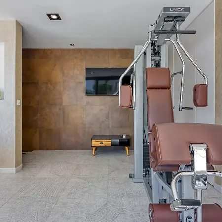 Villa Blanka In Istria For 8 Persons With 50 M2 Private Pool, Jacuzzi And Free Bikes