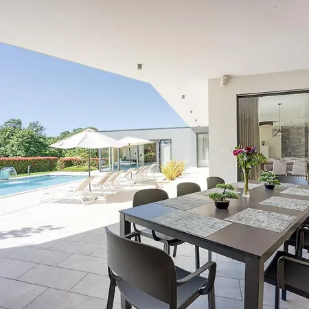 Blanka In Istria For 8 Persons With 50 M2 Private Pool, Jacuzzi And Free Bikes Kringa