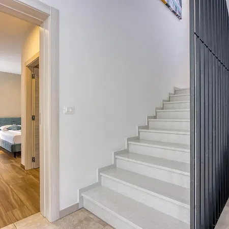 Vila Blanka In Istria For 8 Persons With 50 M2 Private Pool, Jacuzzi And Free Bikes *