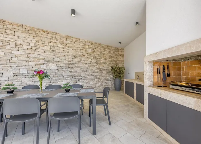 Blanka In Istria For 8 Persons With 50 M2 Private Pool, Jacuzzi And Free Bikes Villa Kringa