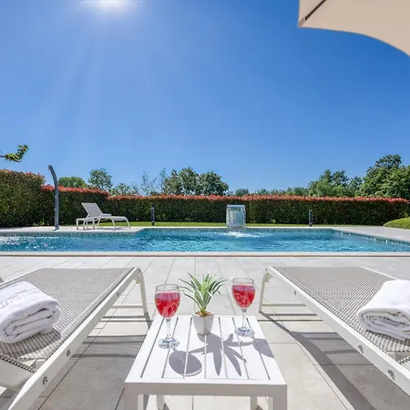 וילה Blanka In Istria For 8 Persons With 50 M2 Private Pool, Jacuzzi And Free Bikes Kringa