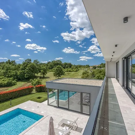 Blanka In Istria For 8 Persons With 50 M2 Private Pool, Jacuzzi And Free Bikes Kringa