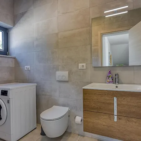 Blanka In Istria For 8 Persons With 50 M2 Private Pool, Jacuzzi And Free Bikes Βίλα *