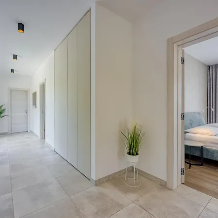 Blanka In Istria For 8 Persons With 50 M2 Private Pool, Jacuzzi And Free Bikes Βίλα